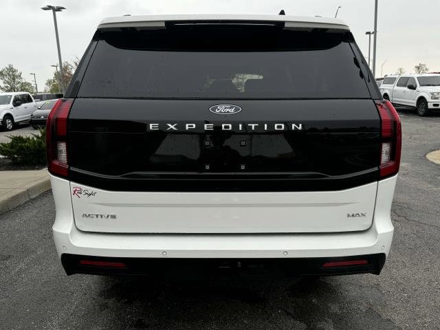 2025 Ford Expedition MAX photo 4