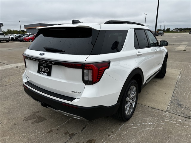 2025 Ford Explorer photo 9