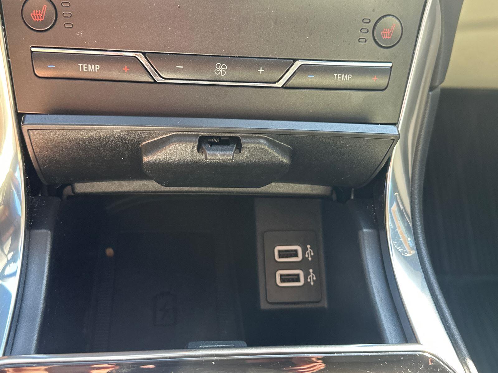 2019 Ford Edge Titanium photo 19