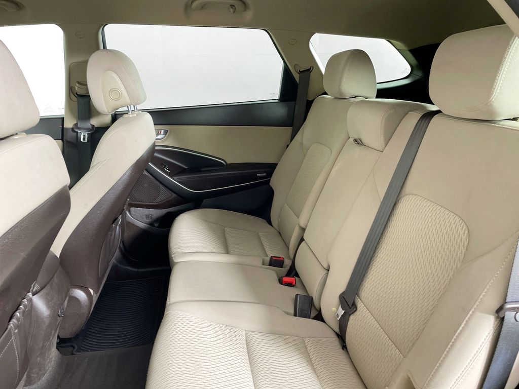 2017 Hyundai Santa Fe SE photo 19