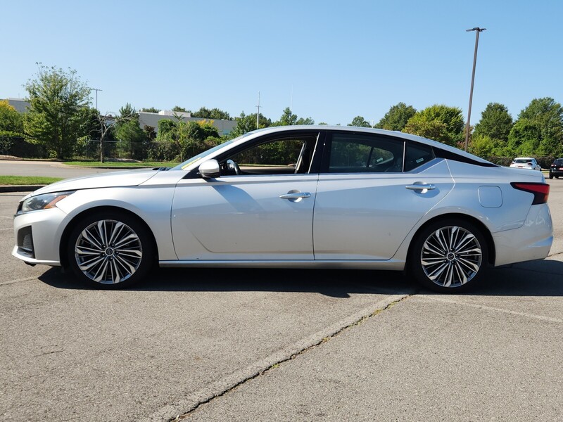 2023 Nissan Altima 2.5 SL photo 5