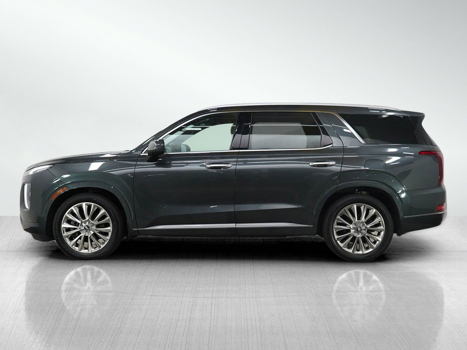 Used 2020 Hyundai Palisade Limited with VIN KM8R5DHE5LU083417 for sale in Minneapolis, Minnesota