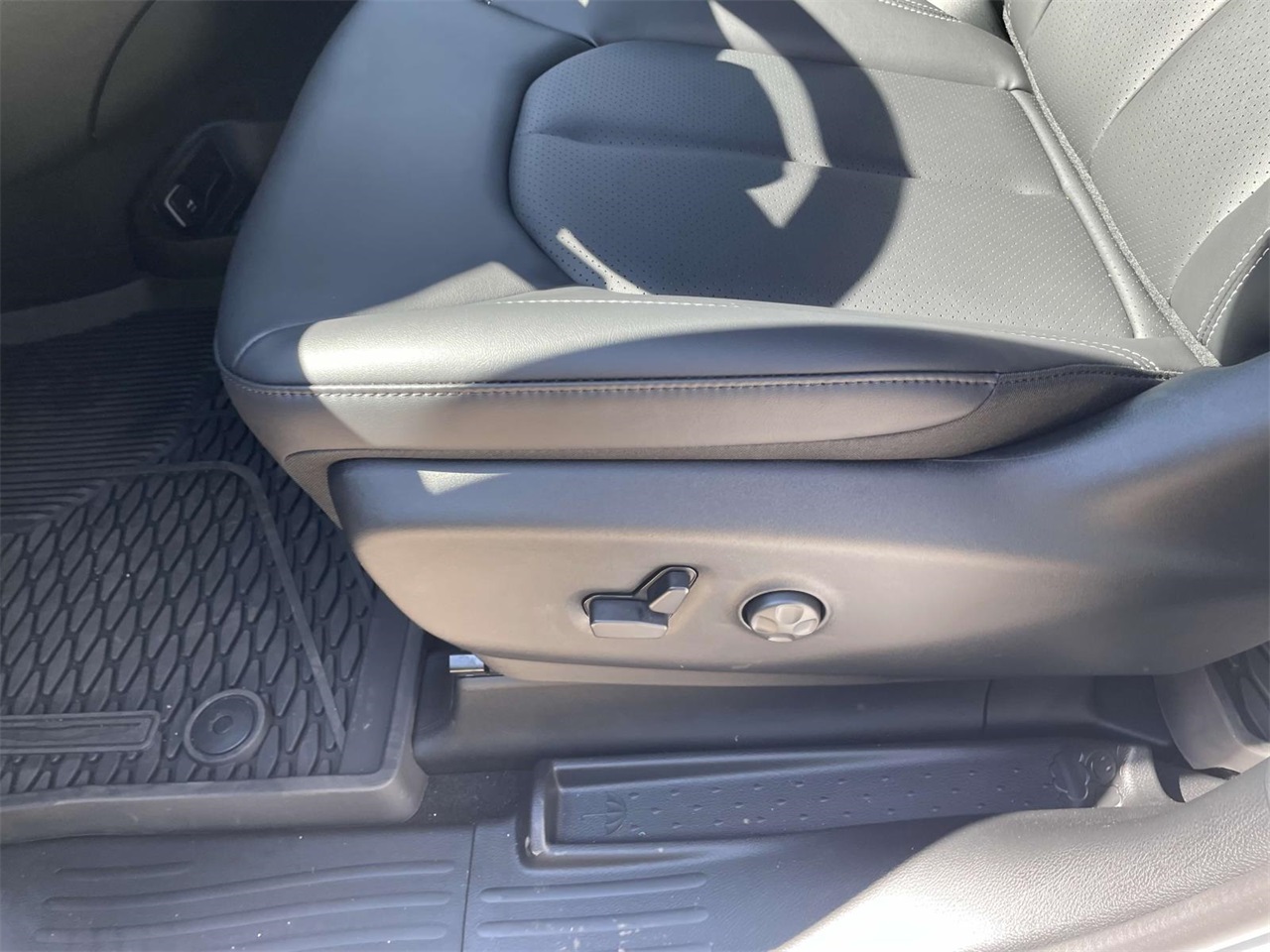 2025 Chrysler Pacifica photo 22
