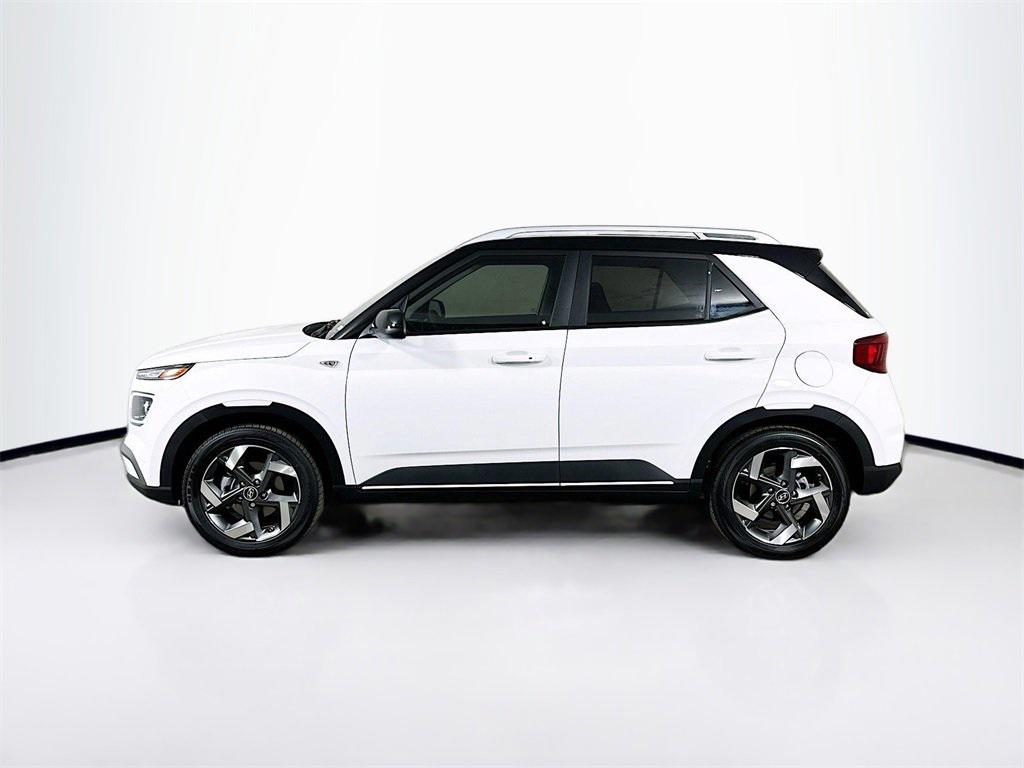 2025 Hyundai Venue Limited photo 3