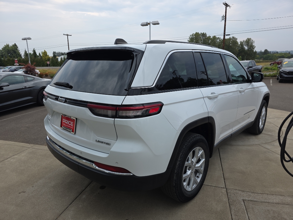 2023 Jeep Grand Cherokee Limited photo 3