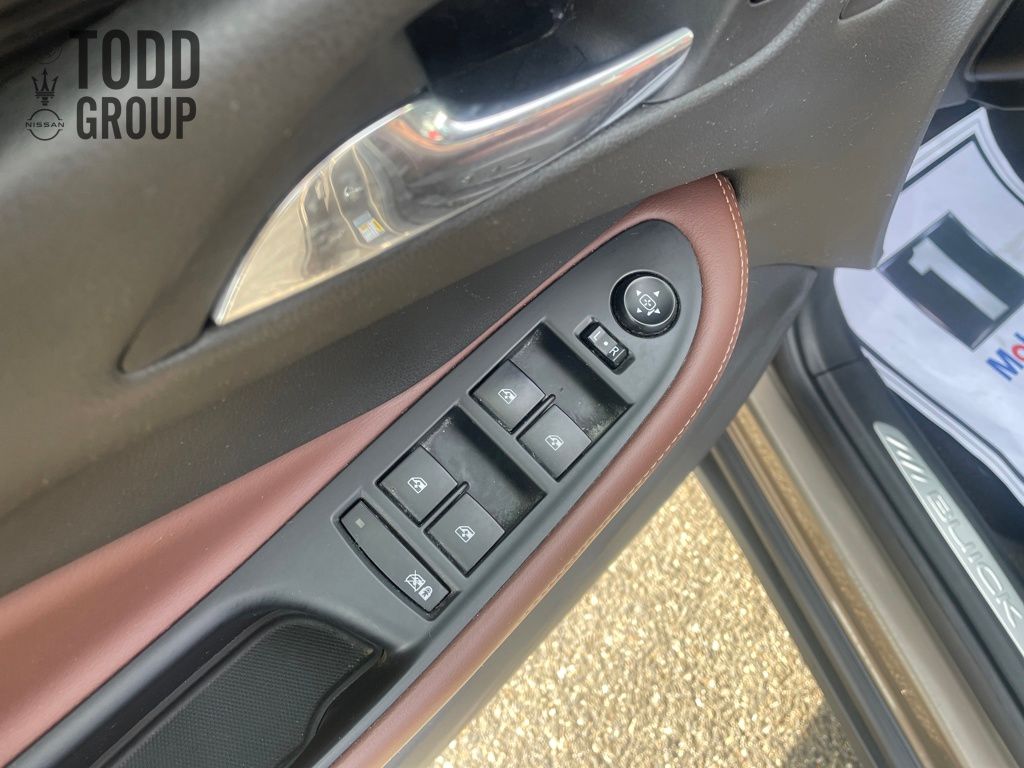 2017 Buick Envision Essence photo 9