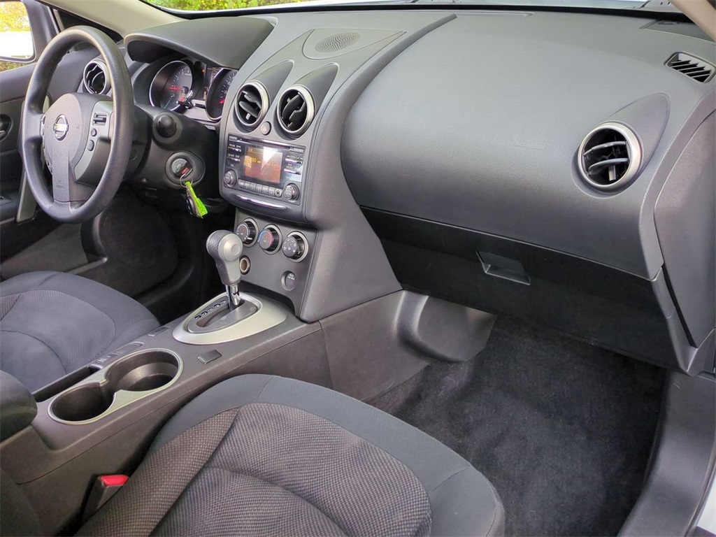 2014 Nissan Rogue Select S photo 26