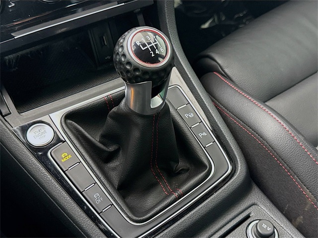 2020 Volkswagen Golf GTI SE Autobahn photo 18