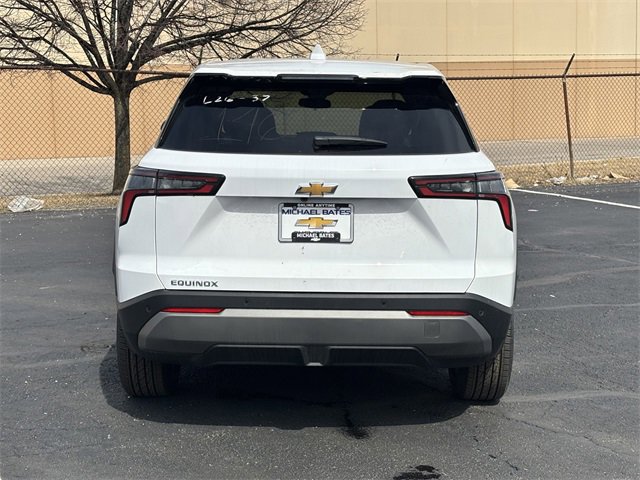 2025 Chevrolet Equinox LT photo 4