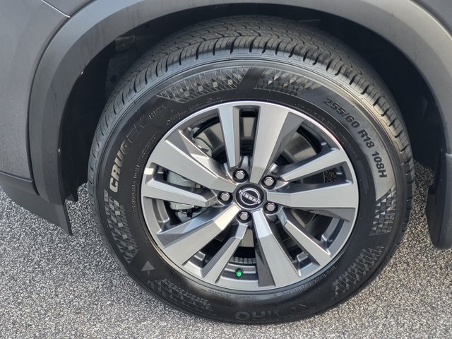 2025 Nissan Pathfinder SL photo 9