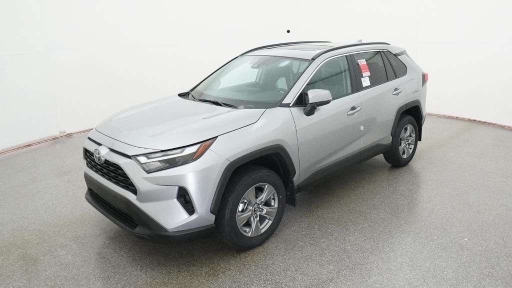 2025 Toyota RAV4 XLE's photo