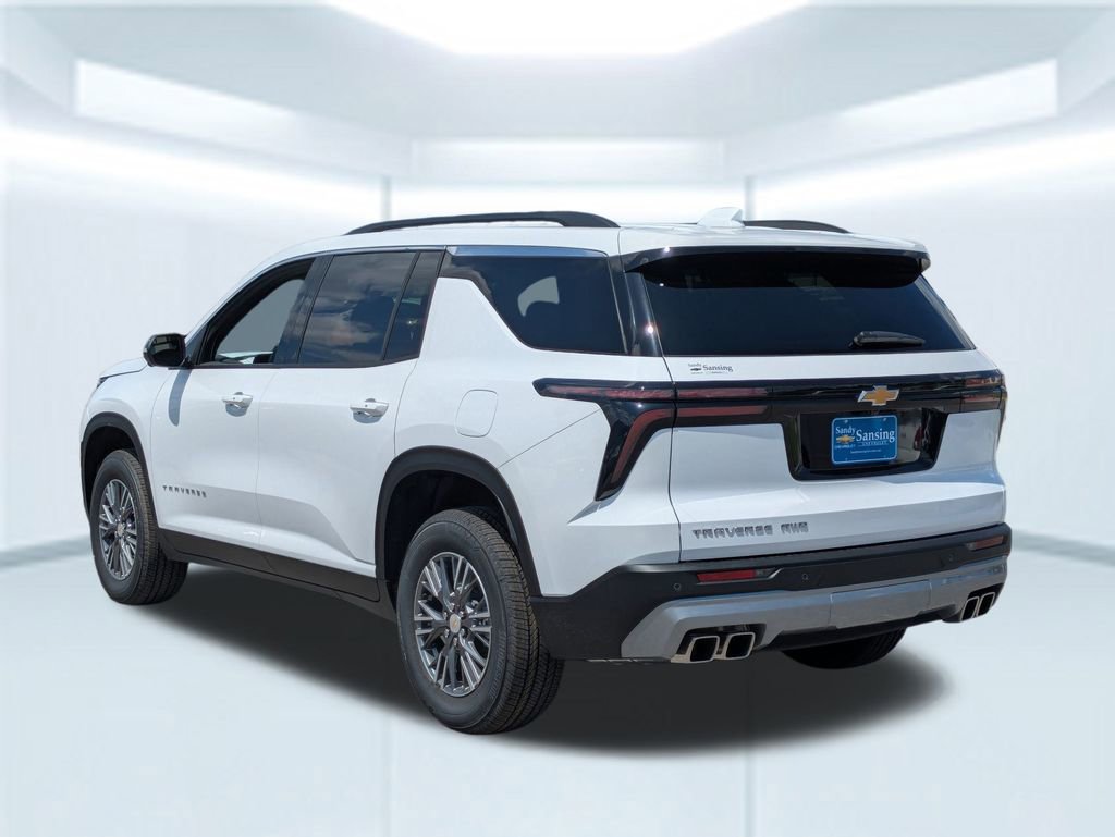 2025 Chevrolet Traverse photo 2
