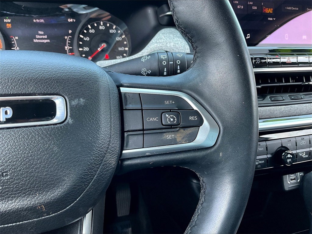 2022 Jeep Compass Latitude Lux photo 23
