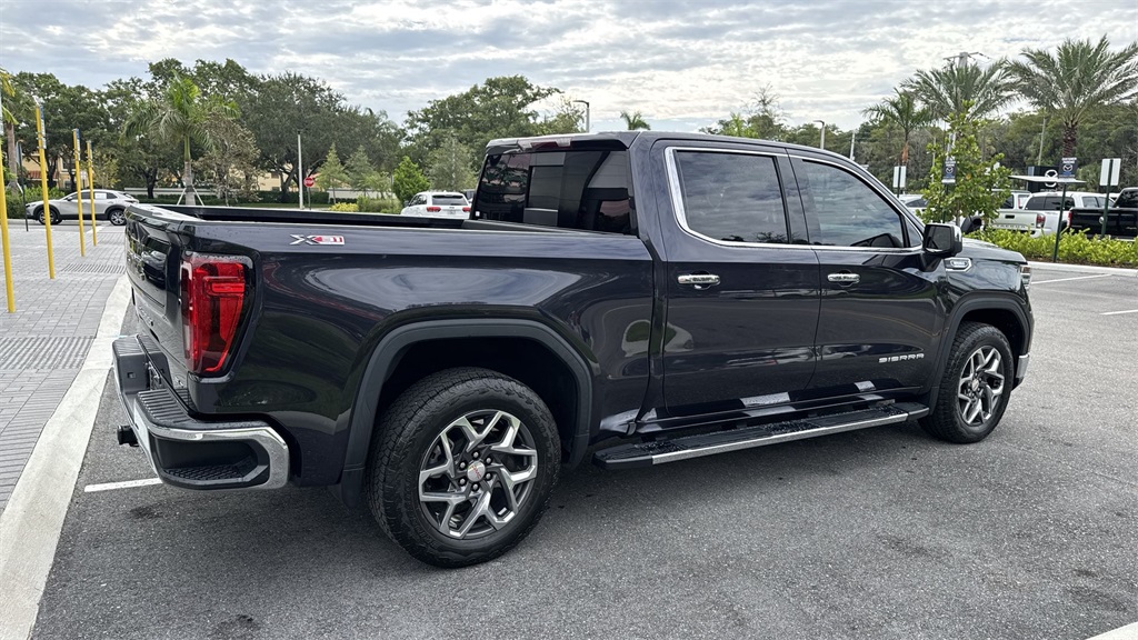 2023 Gmc Sierra 1500 SLT photo 3