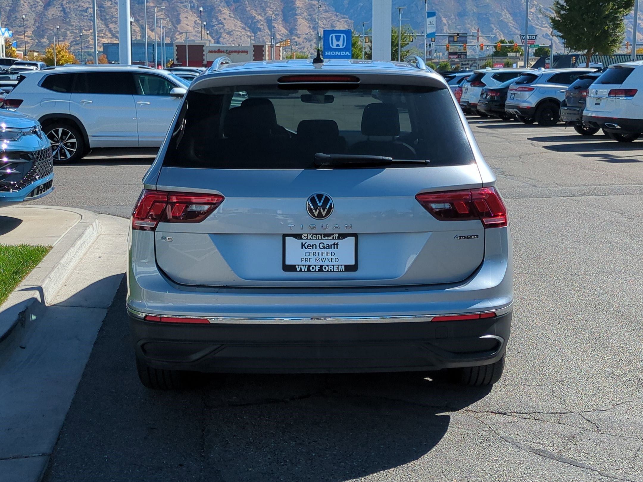 2022 Volkswagen Tiguan SE photo 4