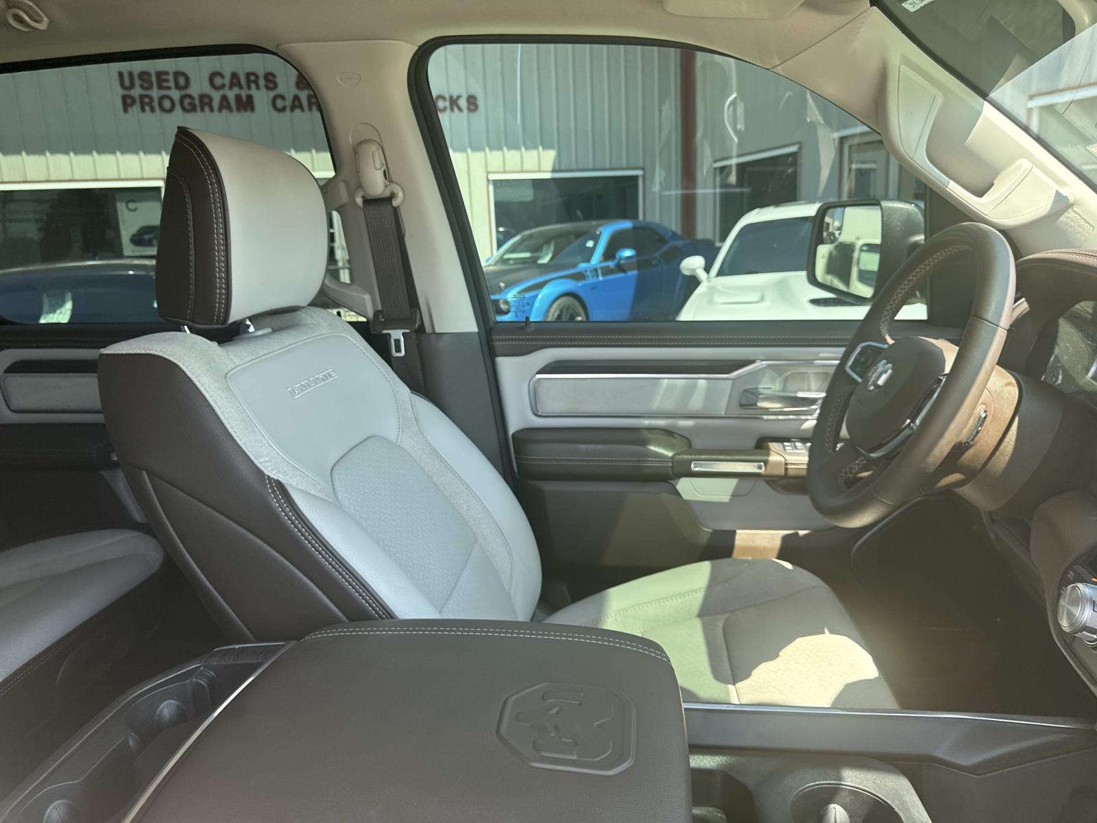2025 Ram 1500 Laramie photo 8