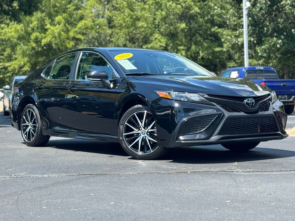 2023 Toyota Camry SE photo 2