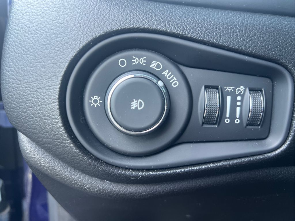 2021 Jeep Renegade Limited photo 21