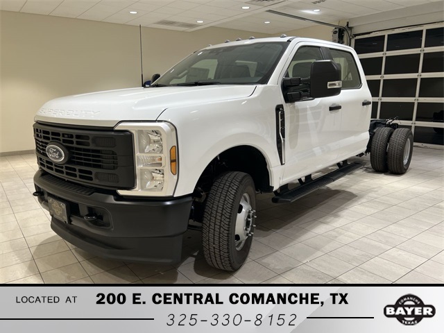 2026 Ford F-350 Super Duty Chassis Cab XL's photo