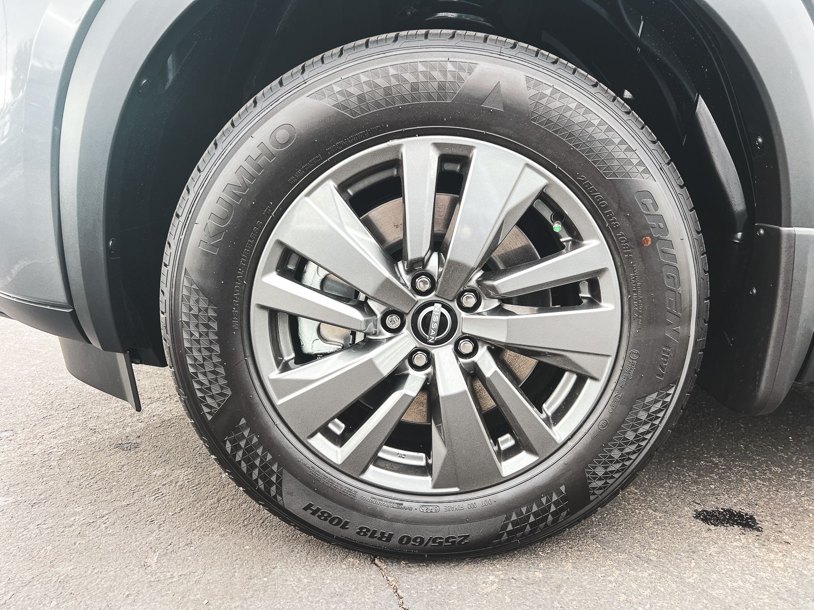 2025 Nissan Pathfinder SV photo 3