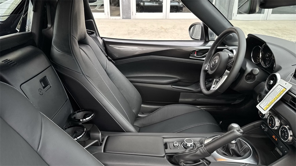 2025 Mazda MX-5 Miata Miata RF Grand Touring photo 15