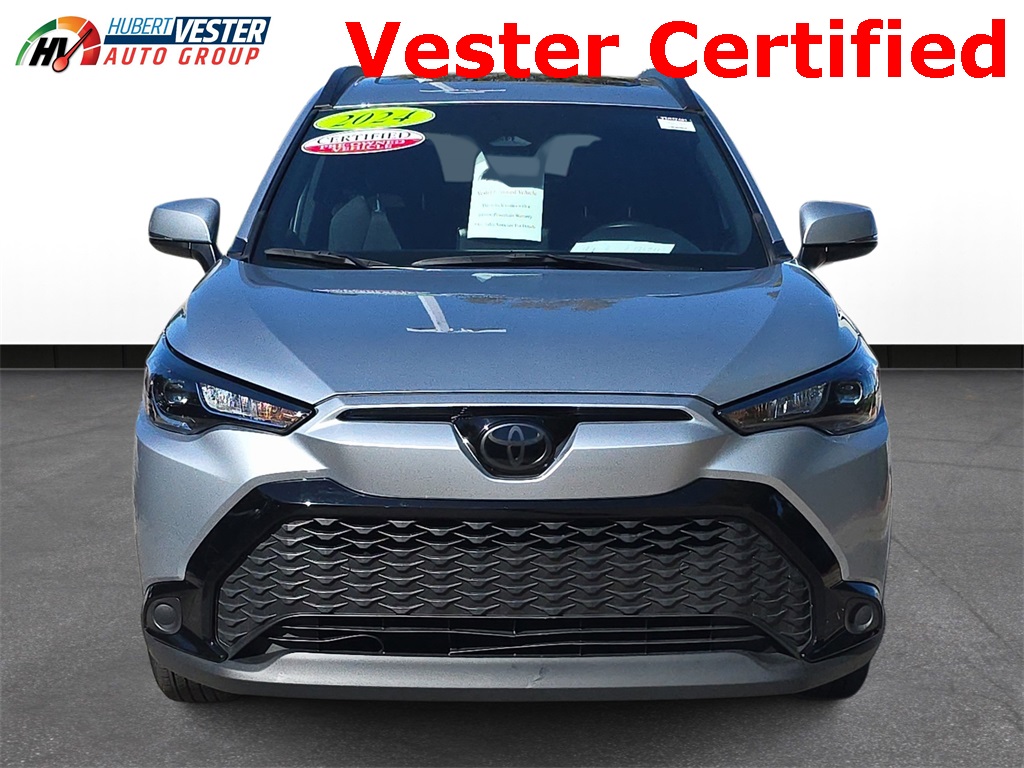 2024 Toyota Corolla Cross Hybrid SE photo 3