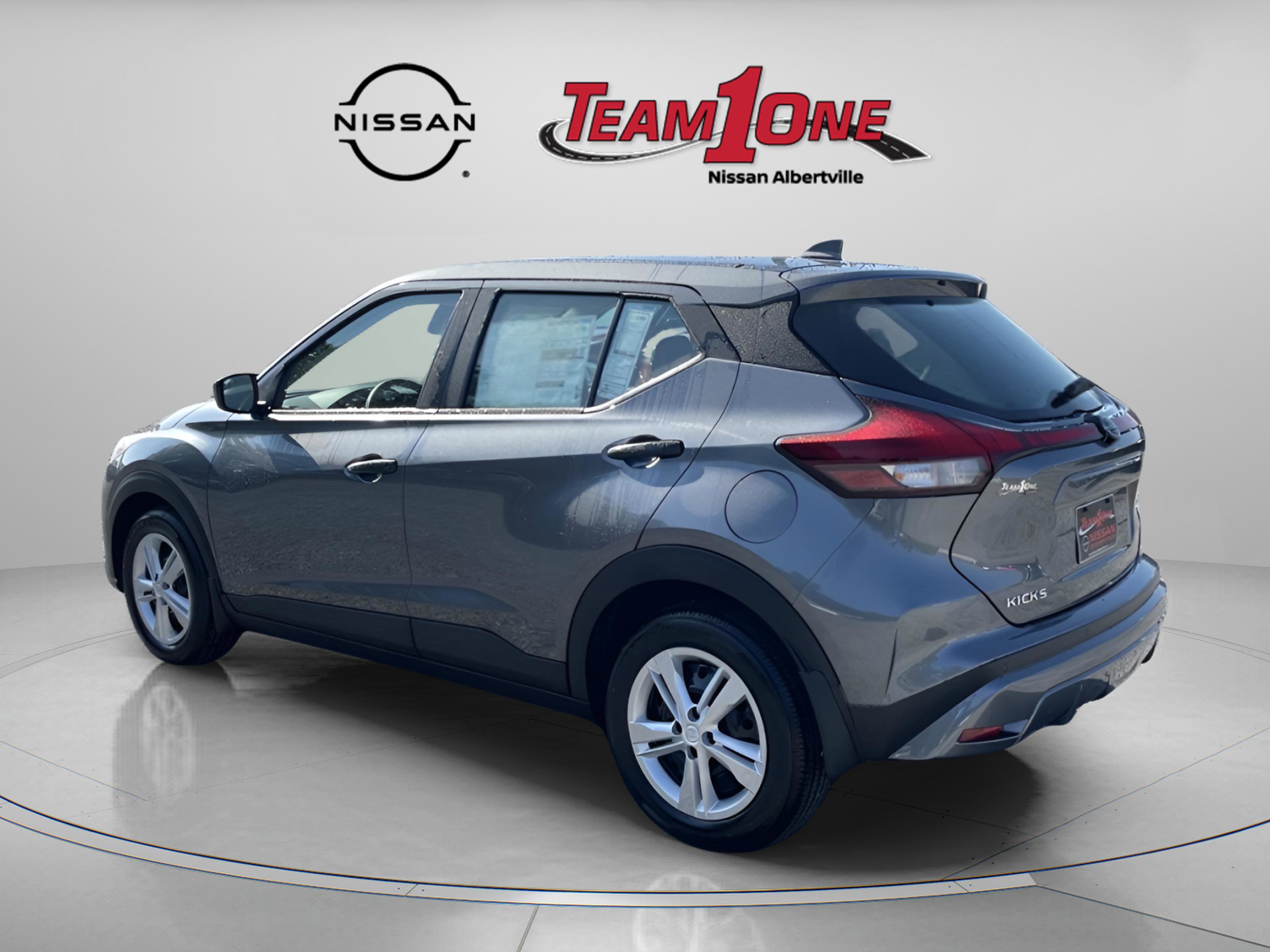 2025 Nissan Kicks Play S photo 3