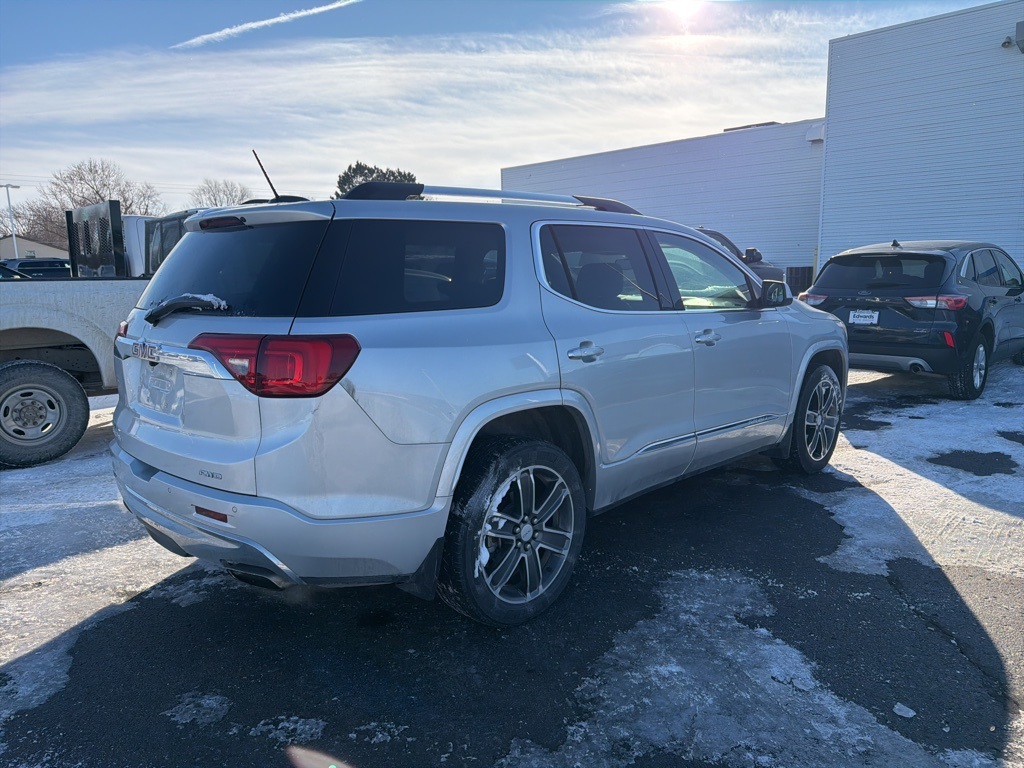 2019 Gmc Acadia Denali photo 2