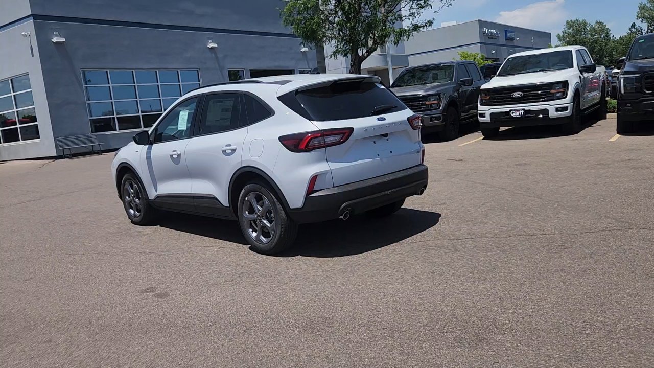2025 Ford Escape ST-Line photo 2