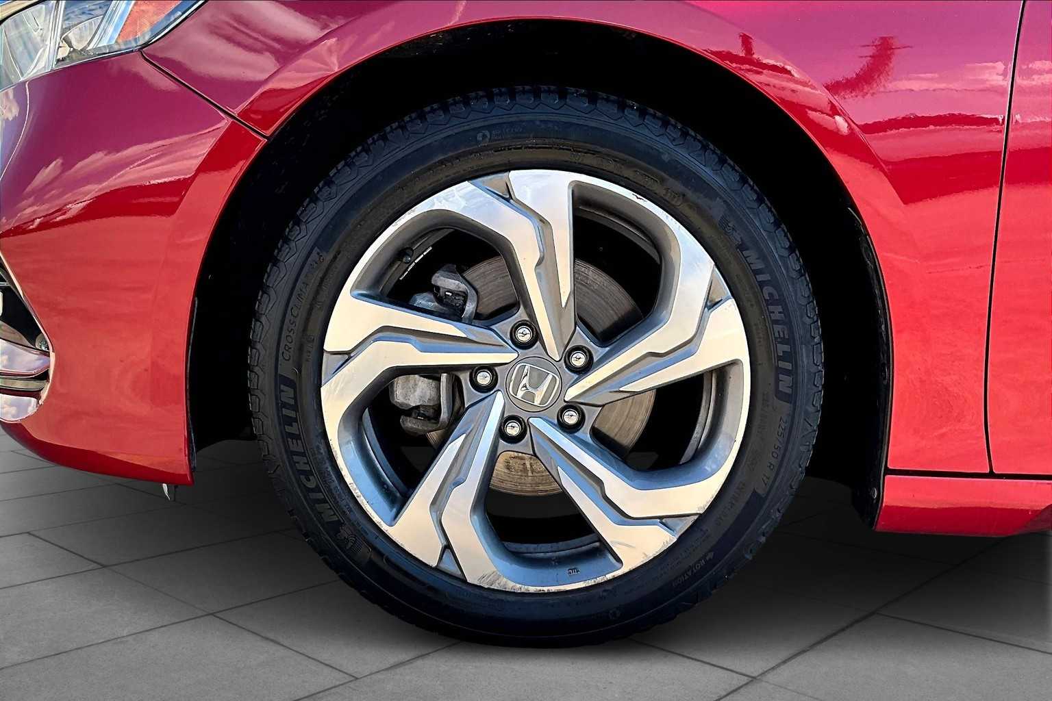2018 Honda Accord EX 1.5T photo 9