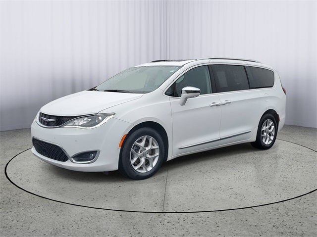 2020 Chrysler Pacifica Limited photo 3