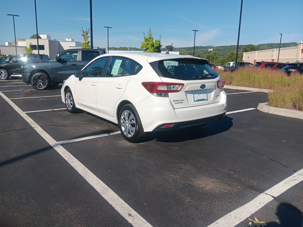 2019 Subaru Impreza 2.0i photo 2