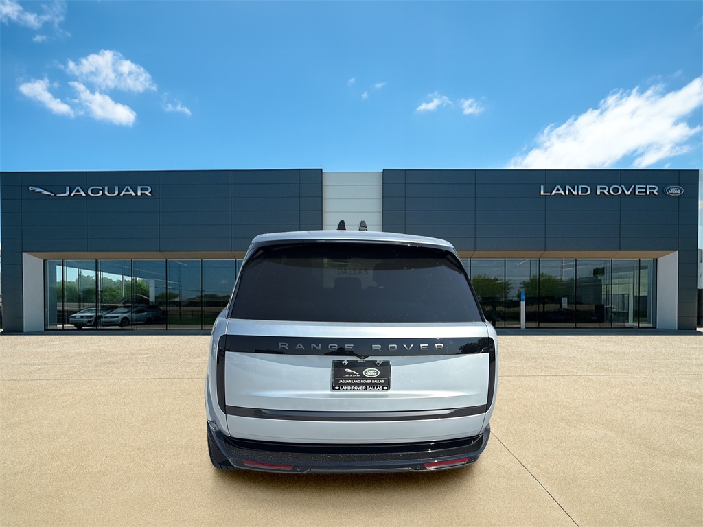 2025 Land Rover Range Rover SE photo 2