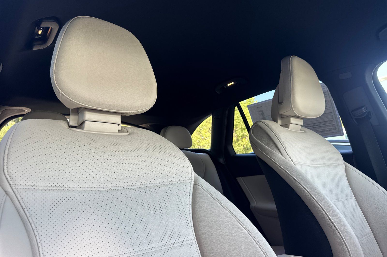 2025 Mercedes Benz GLC 300 photo 27