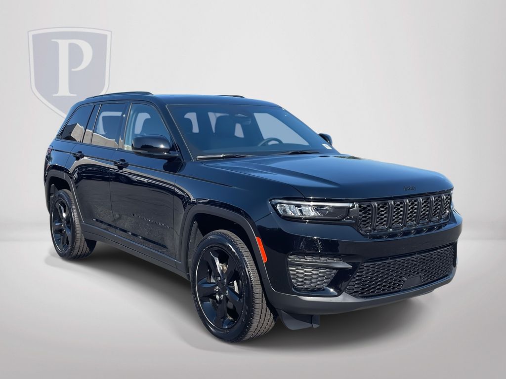 2025 Jeep Grand Cherokee Altitude's photo
