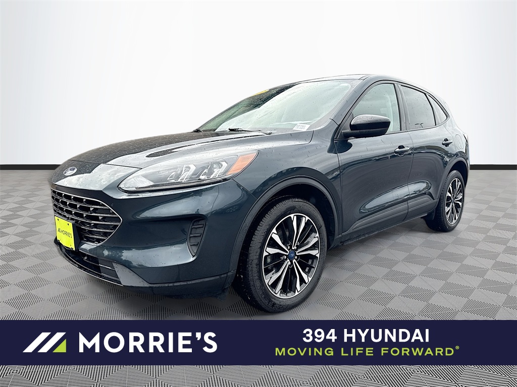 2022 Ford Escape SE's photo