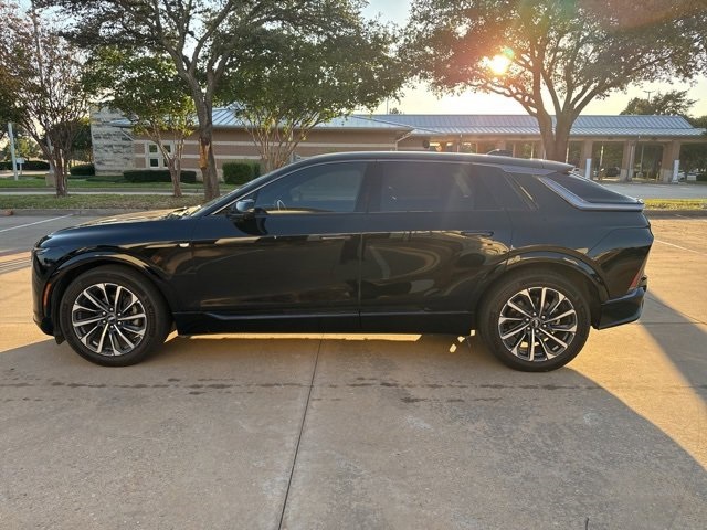 2024 Cadillac Lyriq Sport photo 4