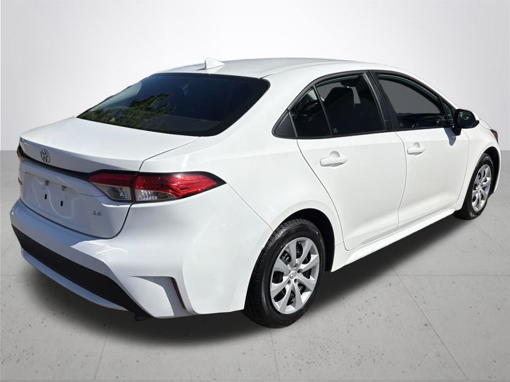 2022 Toyota Corolla LE photo 7