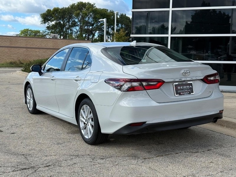 2023 Toyota Camry LE photo 4