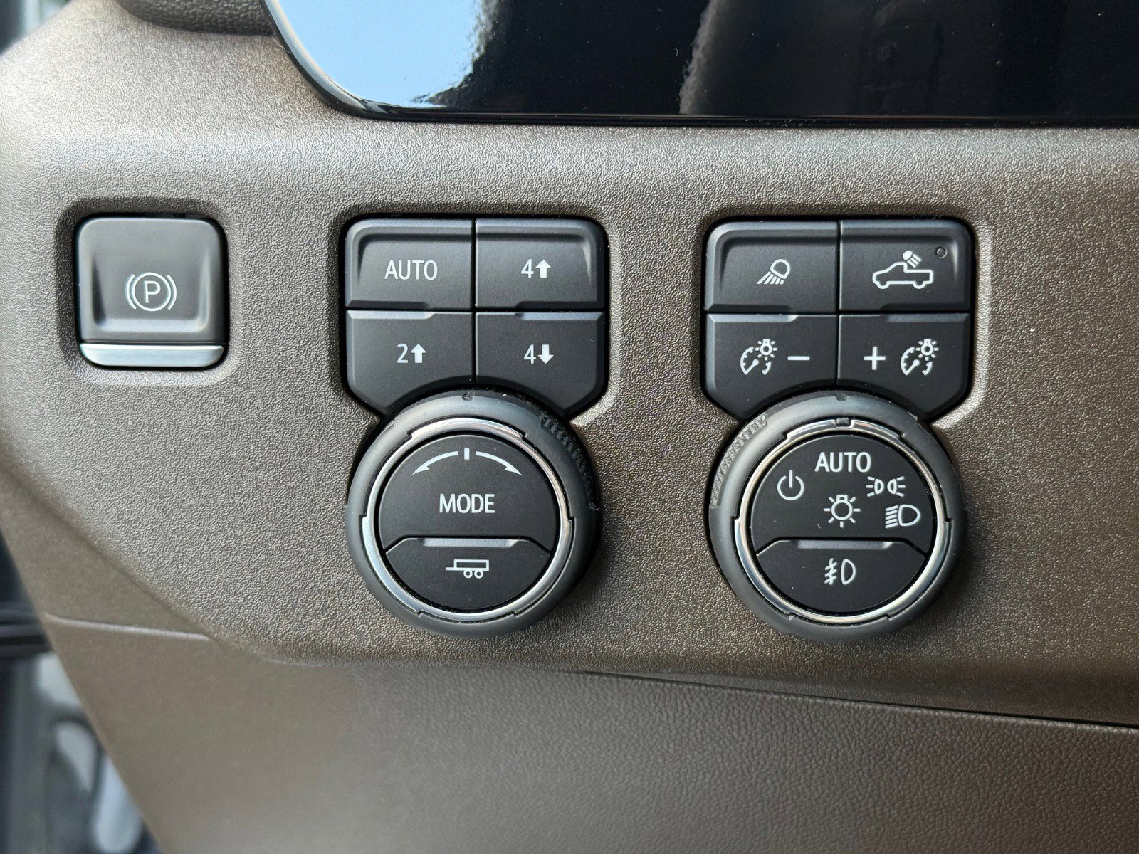 2023 Chevrolet Silverado 1500 LTZ photo 17