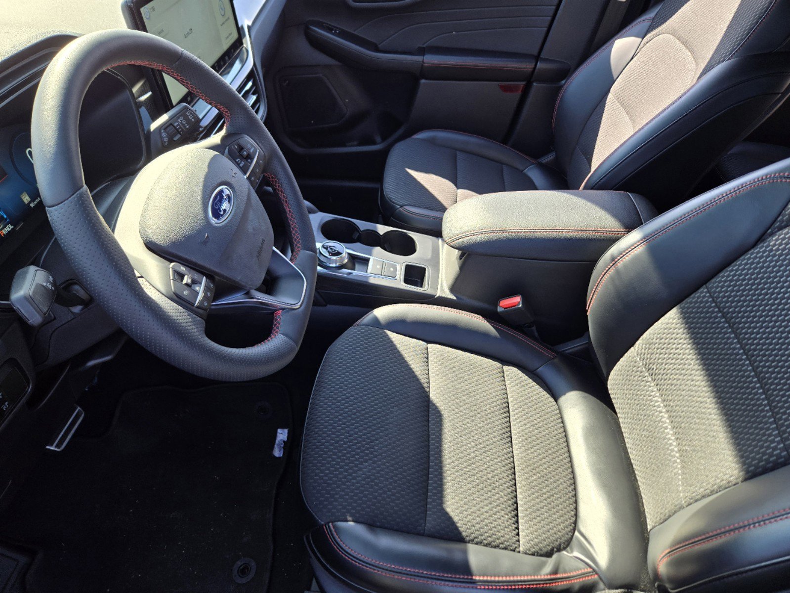 2024 Ford Escape ST-Line Select photo 6