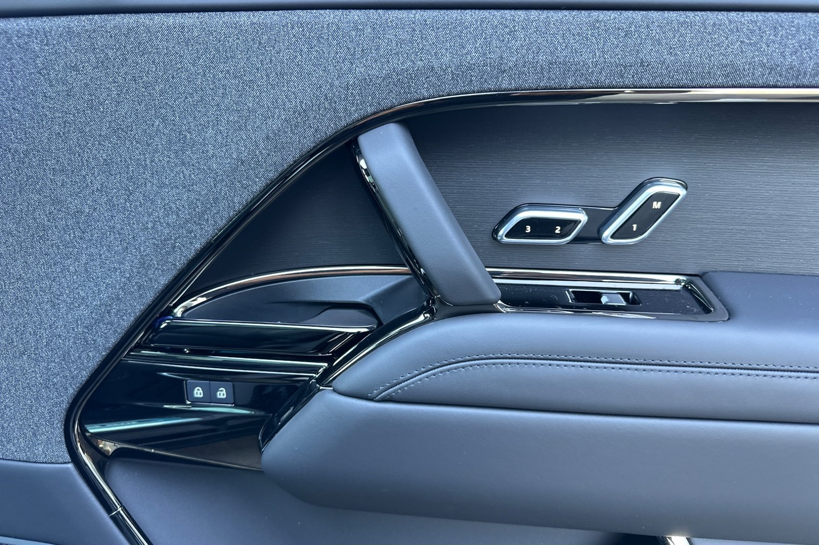 2025 Land Rover Range Rover Sport SE photo 20