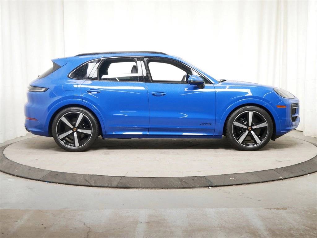 2025 Porsche Cayenne GTS photo 10
