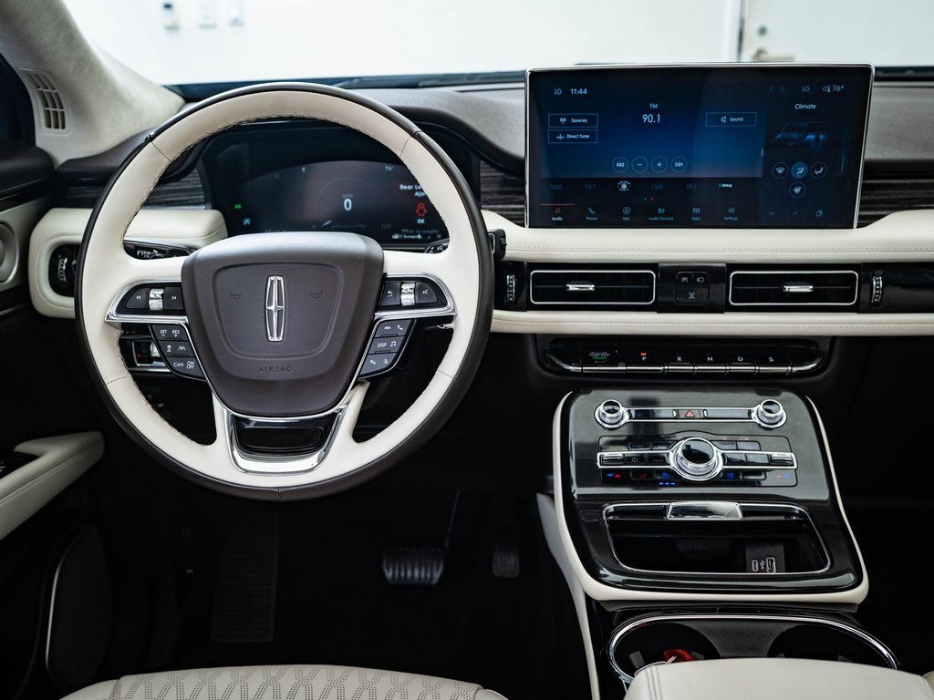 2022 Lincoln Nautilus Black Label photo 24