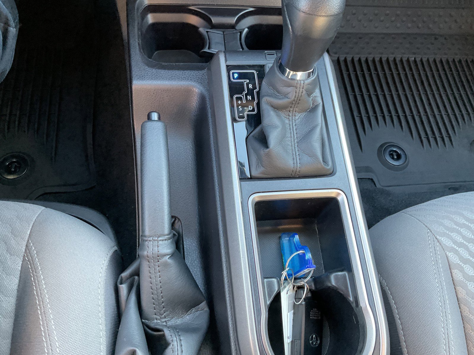 2023 Toyota Tacoma SR5 photo 17