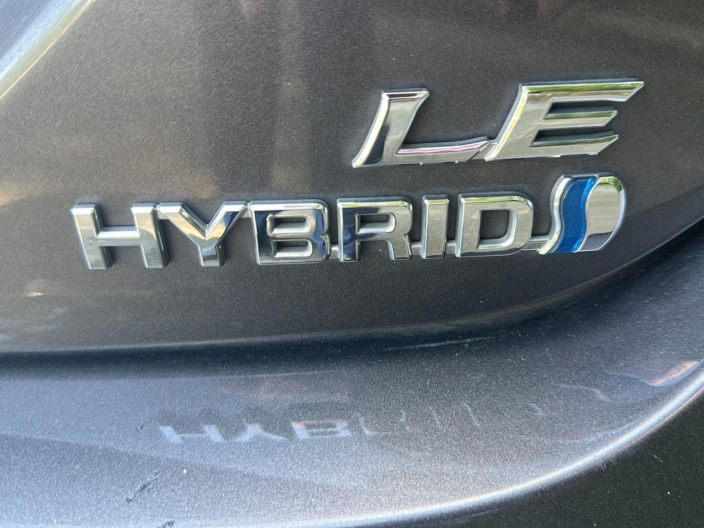 2021 Toyota Camry Hybrid LE photo 4