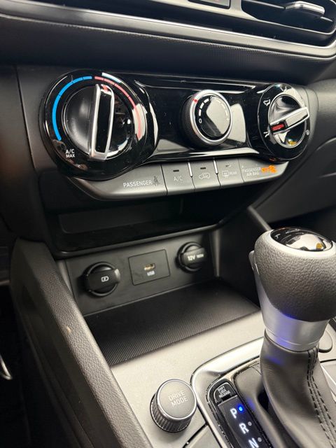 2023 Hyundai Kona SEL photo 37