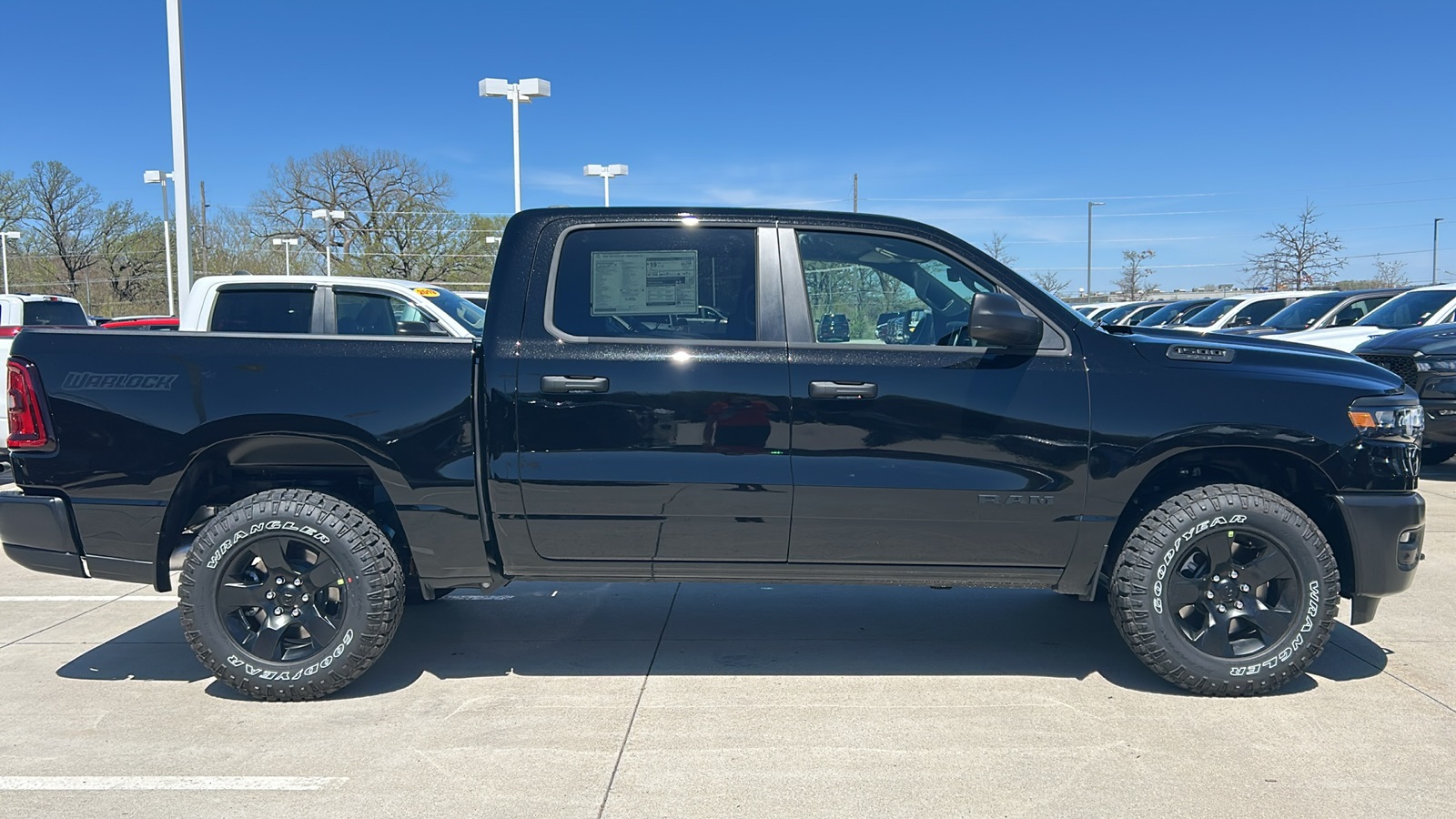 2025 Ram 1500 Warlock Tradesman photo 2