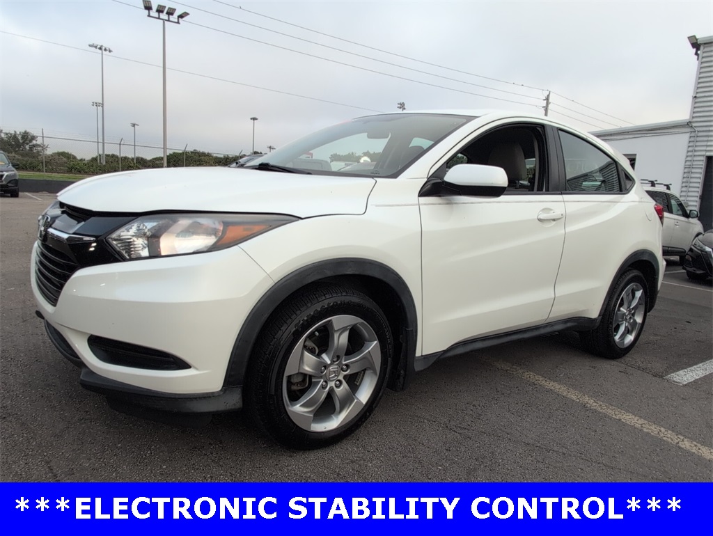 2017 Honda HR-V LX photo 3