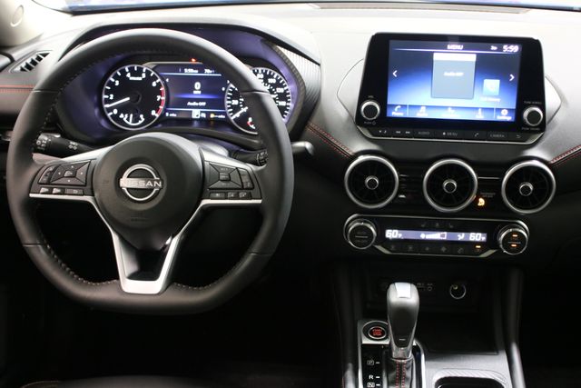2025 Nissan Sentra SR photo 9